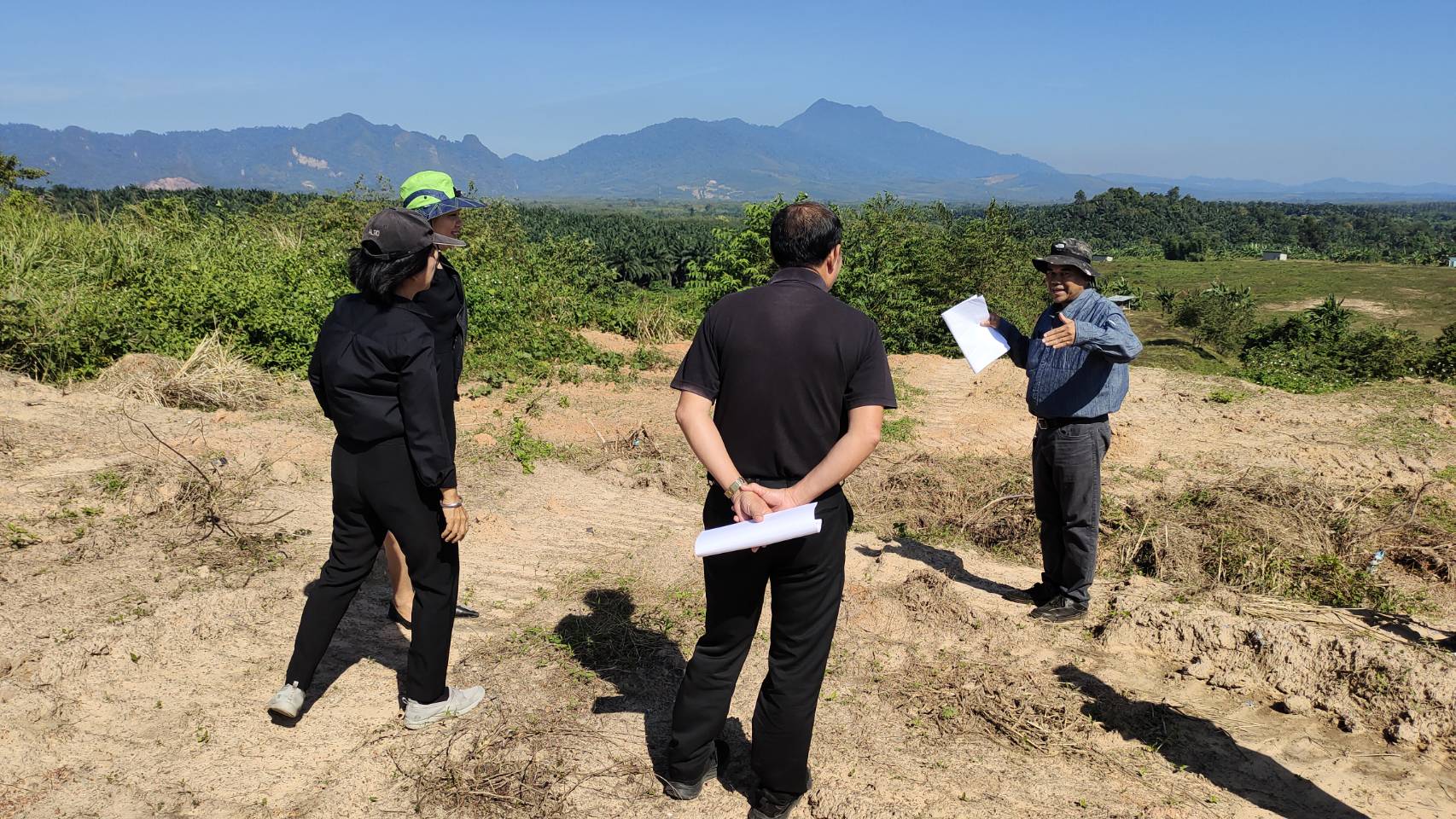 title - ปทจ.กระบี่ พร้อมเจ้าหน้าที่ที่เกี่ยวข้องลงพื้นที่ติดตามความก้าวหน้าการดำเนินงานโครงสร้างพื้นฐานในพื้นที่ คทช.แปลงตำบลกระบี่น้อย